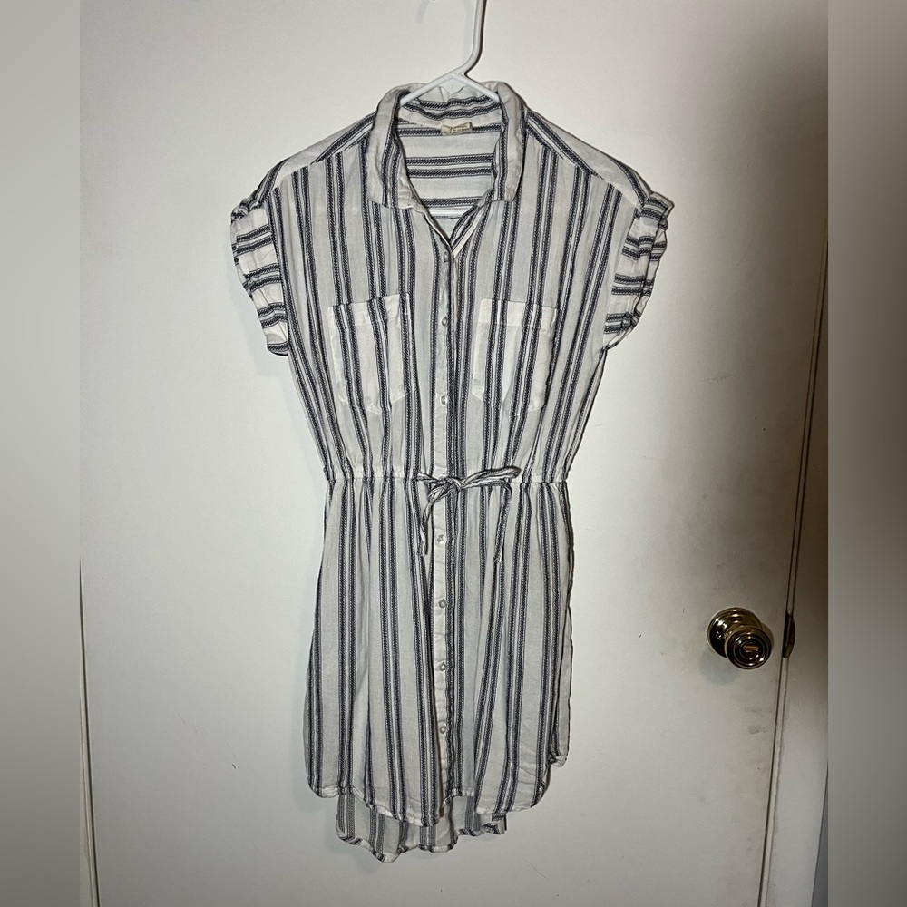 Women’s size Medium lightweight dress